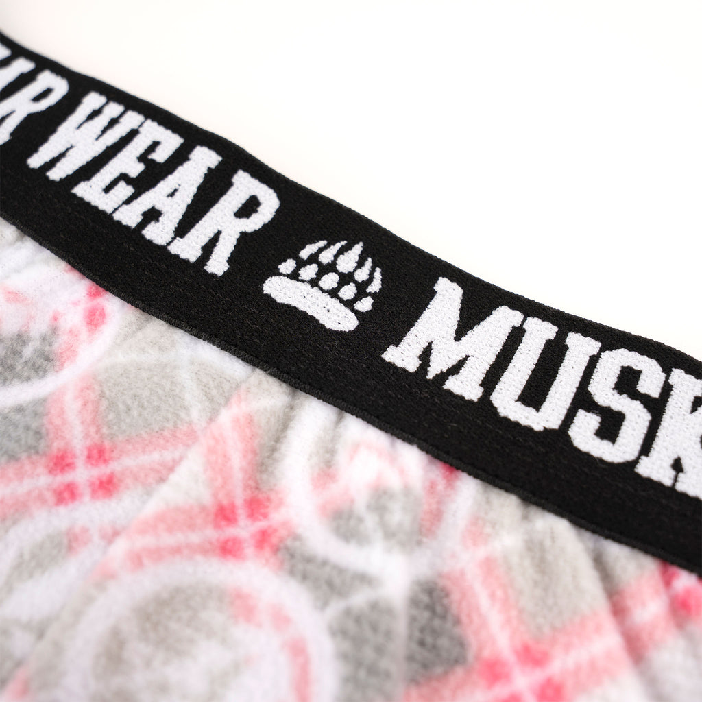 Muskoka Bear Wear – Ladies Christmas Cottage Comfy Shorts in Pink with Grey