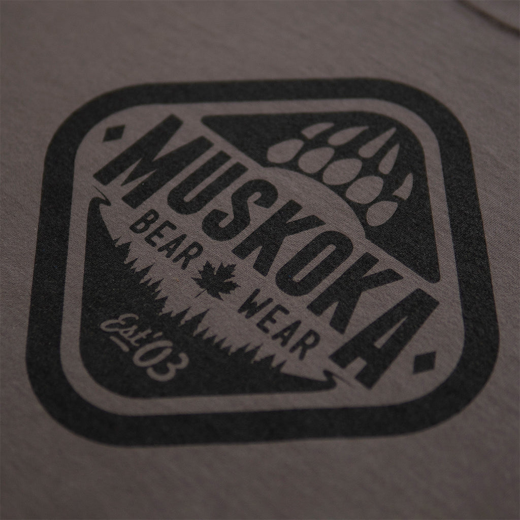 Muskoka Bear Wear – Men's T-Shirt in Pavement with Black